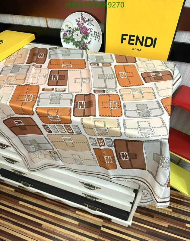 Scarf-Fendi Code: MM9270 $: 69USD