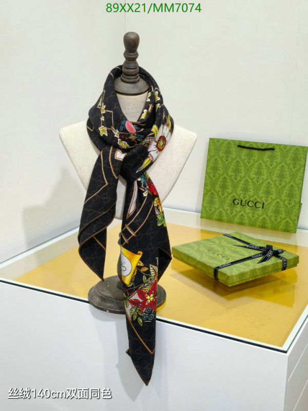 Scarf-Gucci Code: MM7074 $: 89USD