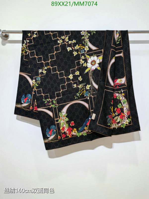 Scarf-Gucci Code: MM7074 $: 89USD
