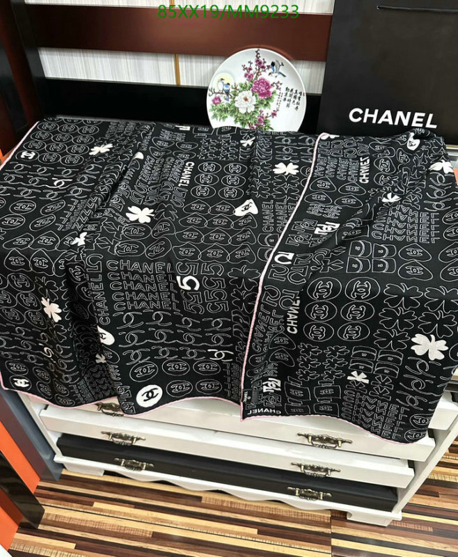Scarf-Chanel Code: MM9233 $: 85USD
