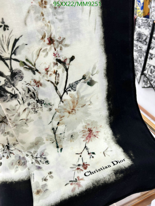 Scarf-Dior Code: MM9251 $: 95USD