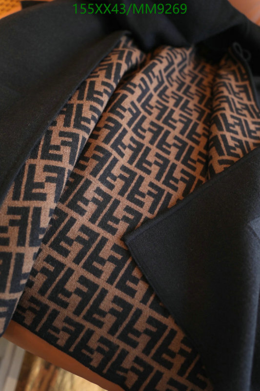 Scarf-Fendi Code: MM9269 $: 155USD
