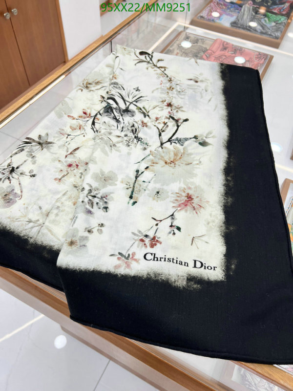 Scarf-Dior Code: MM9251 $: 95USD
