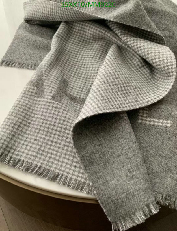 Scarf-Chanel Code: MM9220 $: 55USD