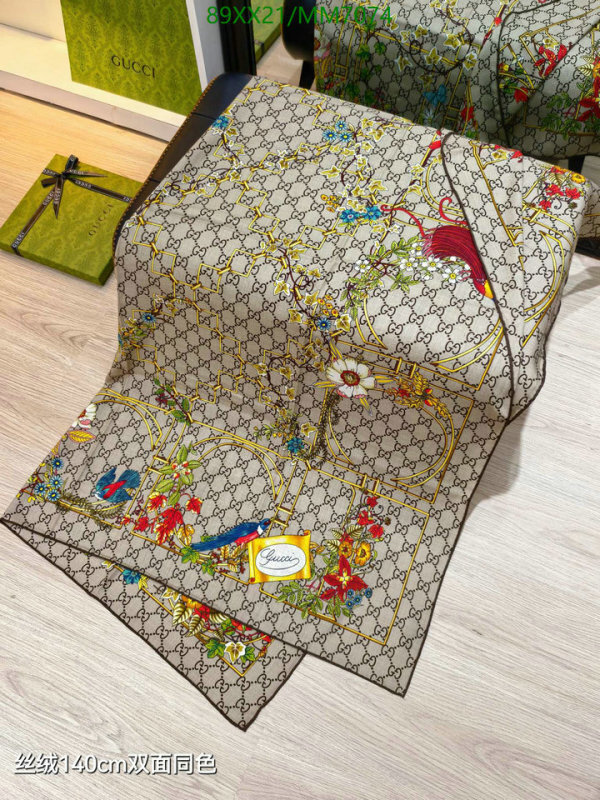Scarf-Gucci Code: MM7074 $: 89USD