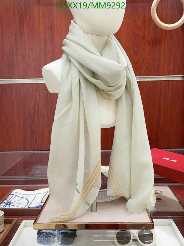 Scarf-Loro Piana Code: MM9292 $: 85USD