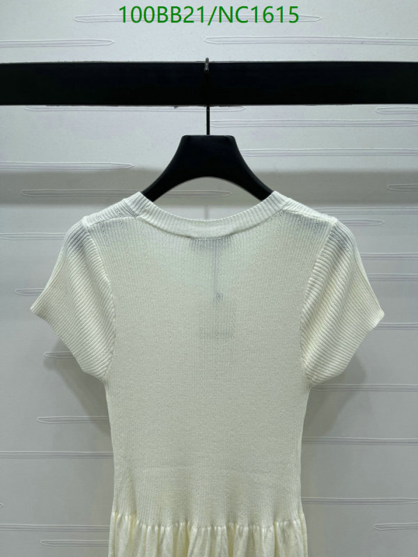 Clothing-Valentino Code: NC1615 $: 100USD