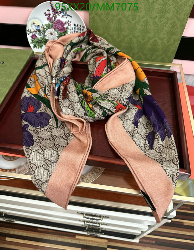 Scarf-Gucci Code: MM7075 $: 95USD