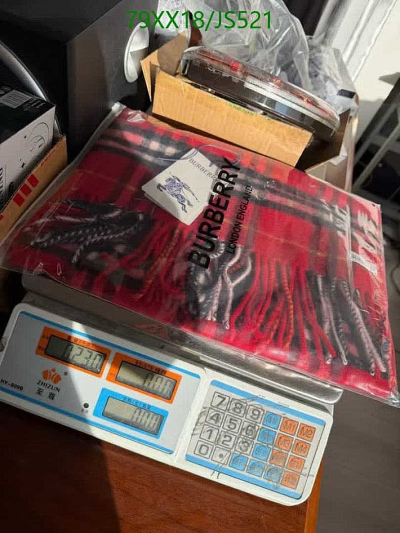 Scarf-Burberry Code: JS521 $: 79USD