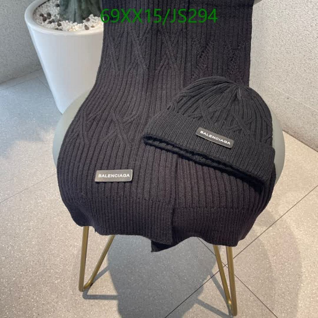 Scarf-Balenciaga Code: JS294 $: 69USD