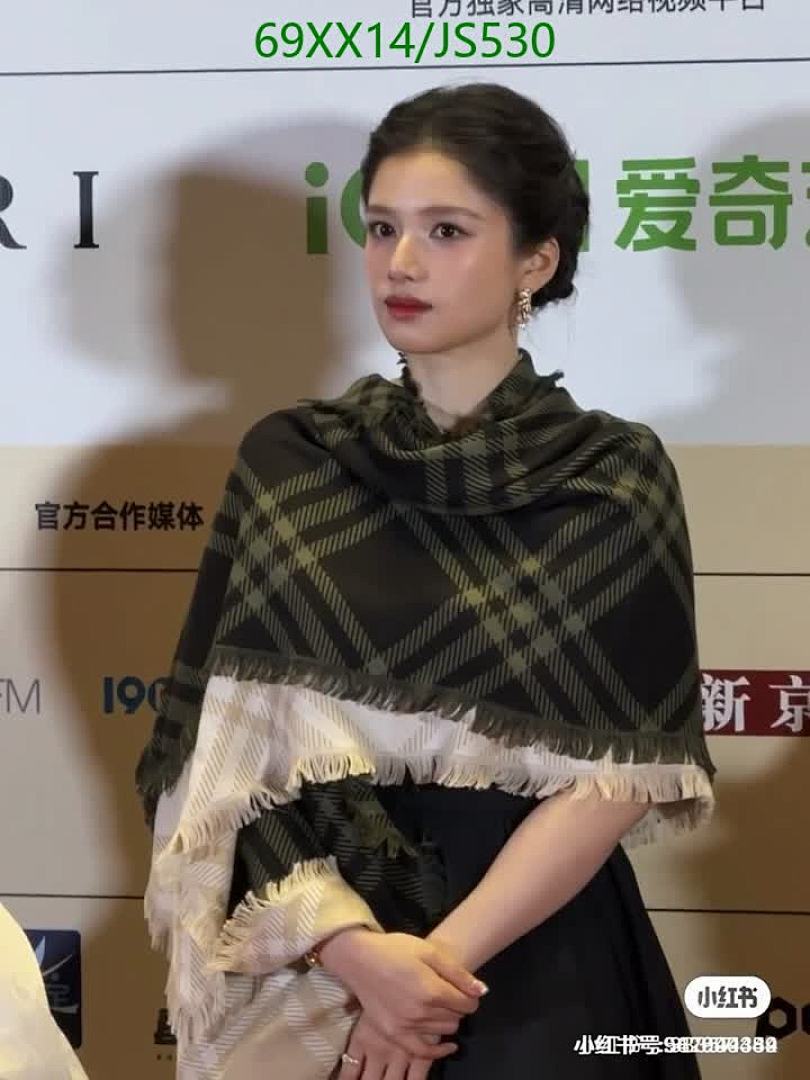 Scarf-Burberry Code: JS530 $: 69USD