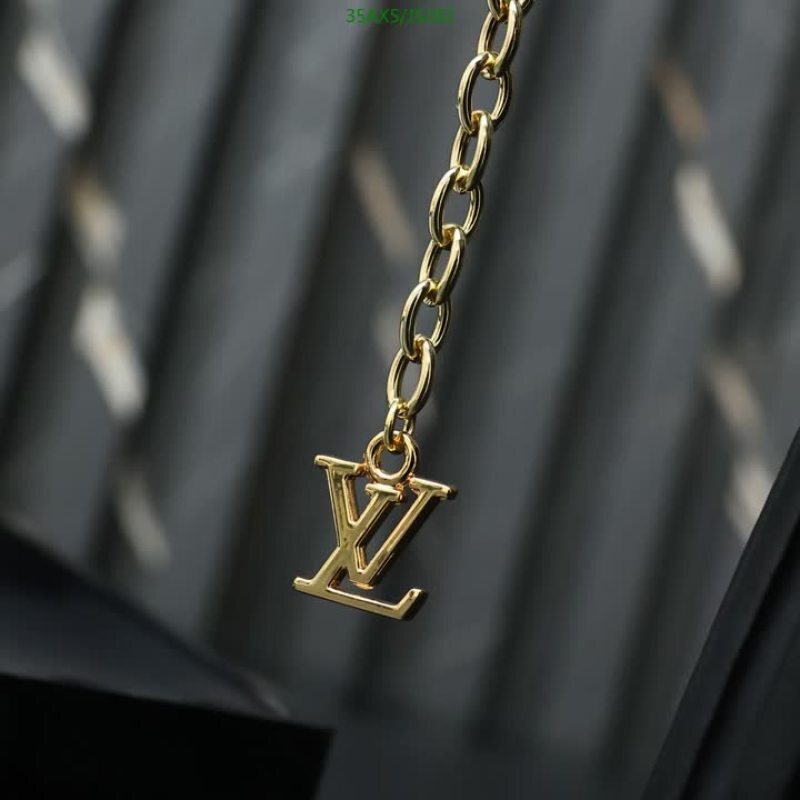 Key pendant-LV Code: JS282 $: 35USD
