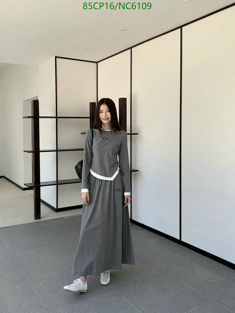 Clothing-MIUMIU Code: NC6109 $: 85USD