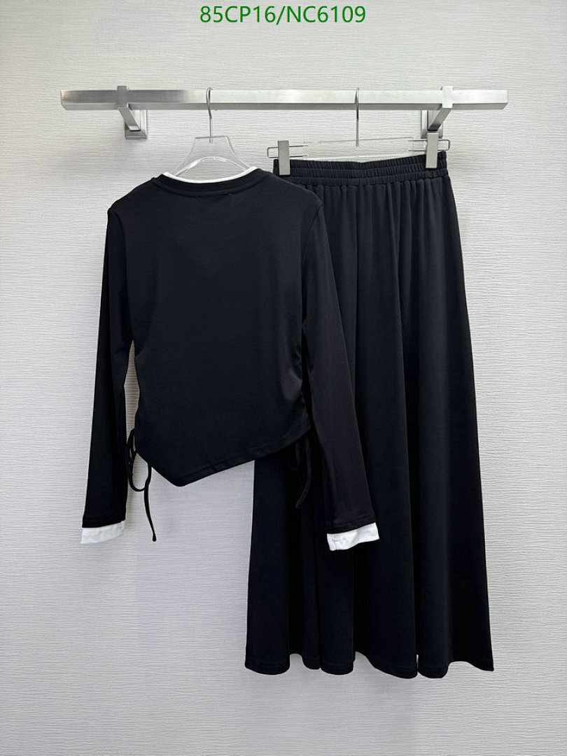 Clothing-MIUMIU Code: NC6109 $: 85USD