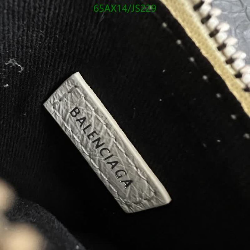 Key pendant-Balenciaga Code: JS229 $: 65USD