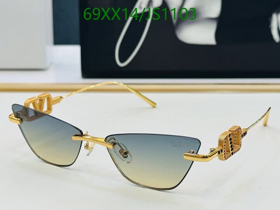 Glasses-Valentino Code: JS1103 $: 69USD