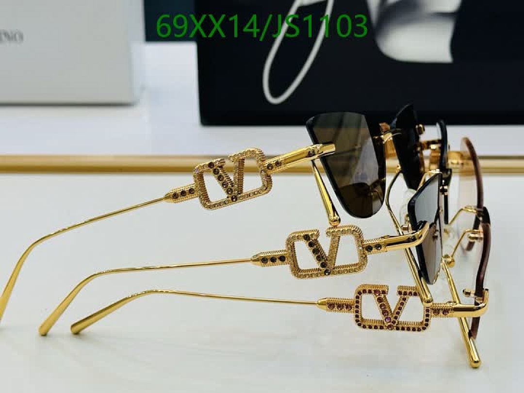 Glasses-Valentino Code: JS1103 $: 69USD