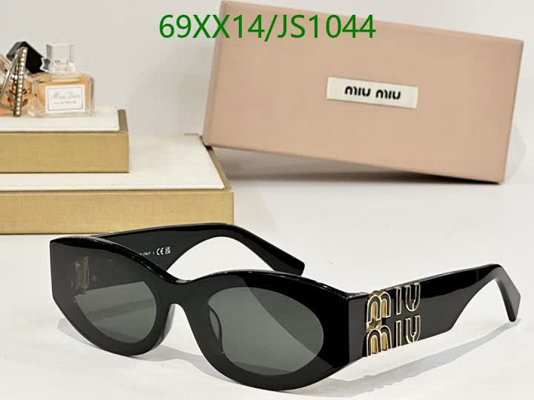 Glasses-MiuMiu Code: JS1044 $: 69USD