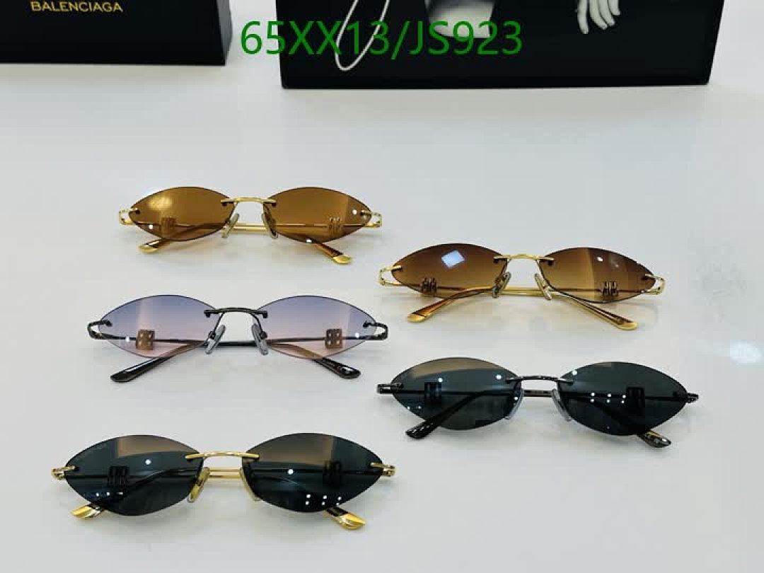 Glasses-Balenciaga Code: JS923 $: 65USD