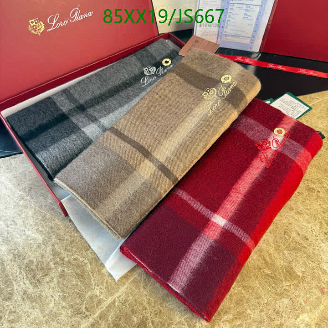 Scarf-Loro Piana Code: JS667 $: 85USD