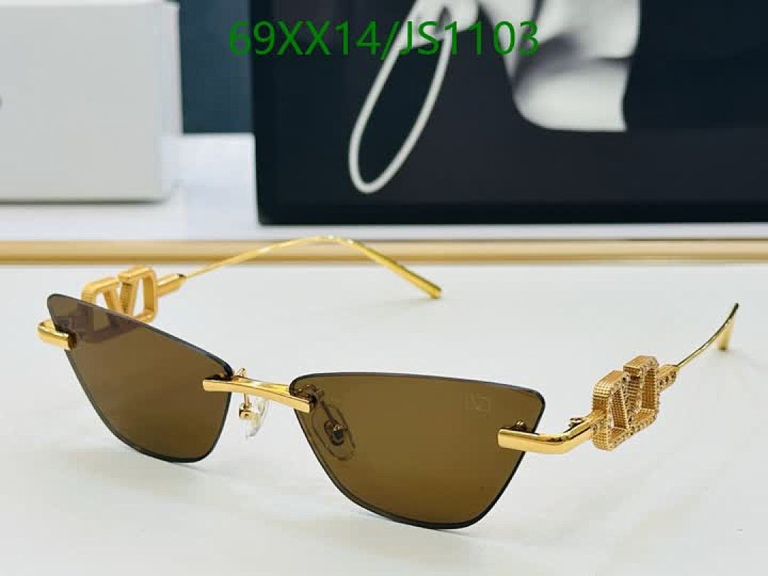 Glasses-Valentino Code: JS1103 $: 69USD