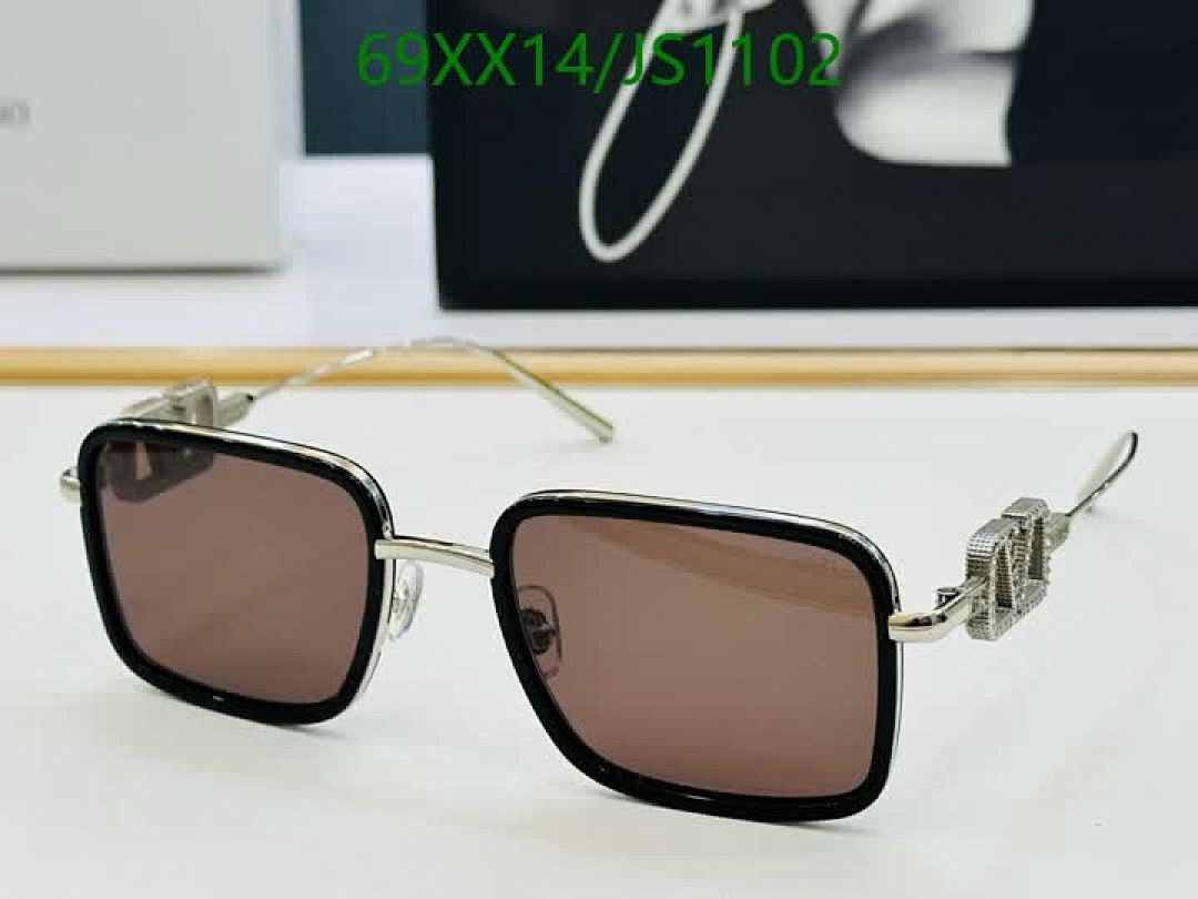 Glasses-Valentino Code: JS1102 $: 69USD
