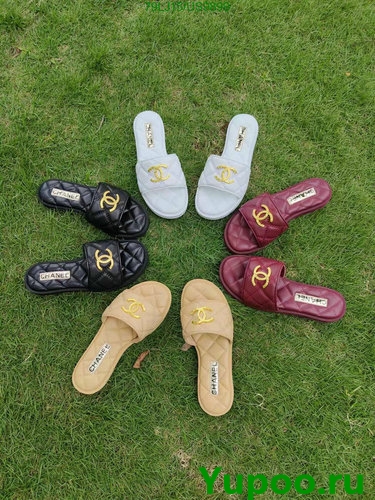 Elegant Women's Leather Slides with Iconic CC Design, Comfortable & Stylish