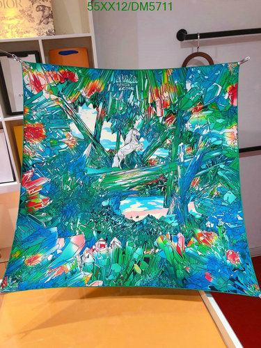 Hermès Silk Scarf: Vibrant Crystal Forest Design, 90x90CM