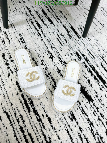 Chanel Women's Elegant CC Logo White Sheepskin & Cowhide Flat Slides