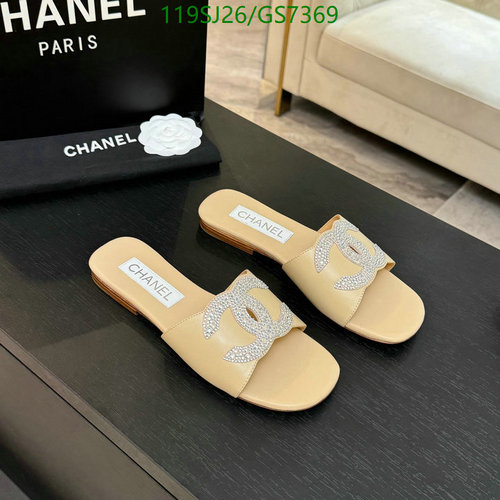 Chanel Women's Embellished CC Logo Flat Sandals - Luxurious Cowhide & Sheepskin
