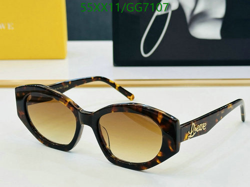 Loewe Luxury Tortoiseshell Cat-Eye Sunglasses for Women - Chic & Stylish Eyewear