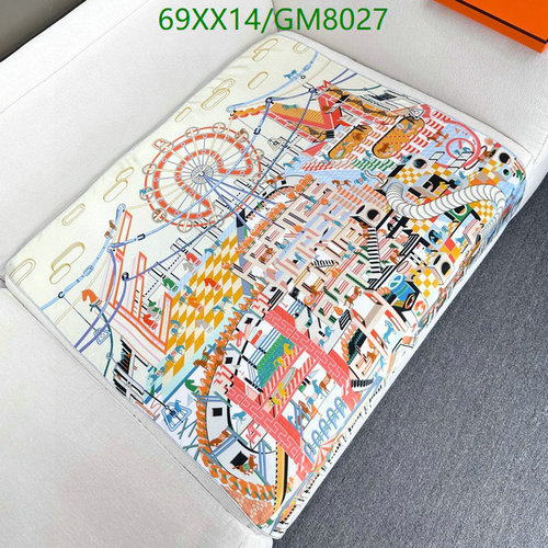 Hermès Silk Scarf 90x90CM - Elegant & Luxurious Accessory for Women