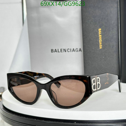 Balenciaga Cat-Eye Sunglasses in Tortoise with BB Logo - Elegant Eyewear