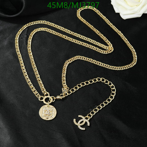Elegant Gold-Tone Chain Necklace with Crystal-Embellished Double C Pendant