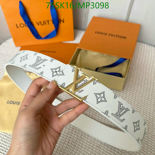 Louis Vuitton Initials Monogram White Cowhide Leather Belt for Men & Women 39 Louis Vuitton Initials Monogram White Cowhide Leather Belt for Men & Women