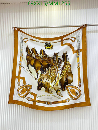 Hermès Attelage en Arbalète Silk Scarf - Luxurious Equestrian Design