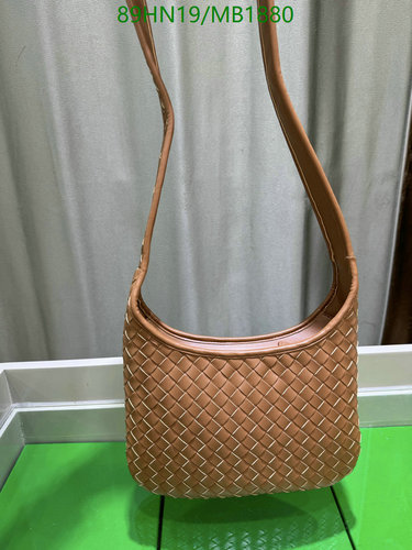 Bottega Veneta Style Intrecciato Leather Shoulder Bag - Elegant & Durable