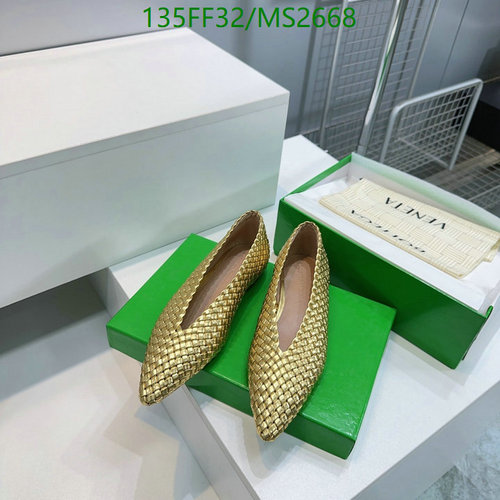 Bottega Veneta Women's Woven Sheepskin Flats - Elegant Pointed Toe Design