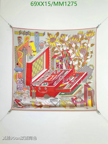 Hermes Luxurious Silk Scarf 90x90CM - Elegant Artisanal Design