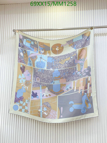 Hermès Silk Scarf 90CM: Luxurious & Versatile Fashion Accessory for Women