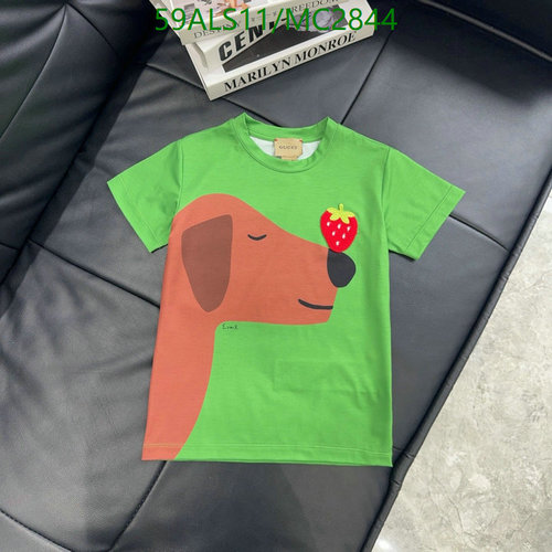 Products 19 Gucci Kids' Green Cotton T-Shirt with Dog & Strawberry Print