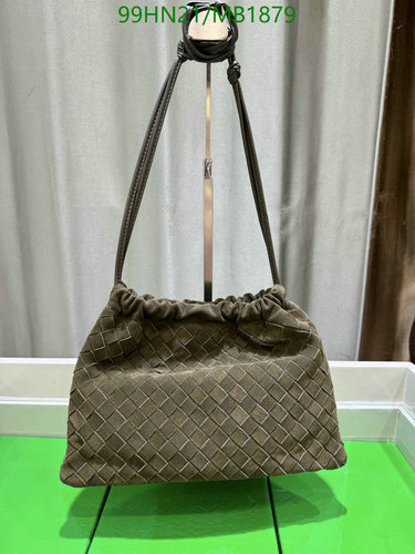 Bottega Veneta Intrecciato Shoulder Bag - Lambskin Woven Hobo Handbag