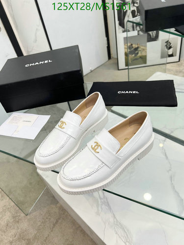 Chanel Women's White Loafers with CC Logo - Elegant Cowhide & Sheepskin Flats