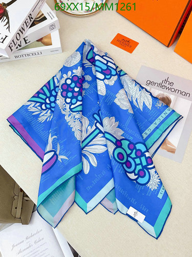 Hermès Silk Scarf 90x90CM - Luxurious Floral & Abstract Print Design