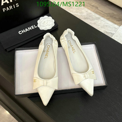 Chanel Women's Elegant Pointed Toe Ballet Flats with Bow Detail - Classic Style