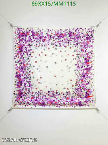 Chanel Silk Scarf with Floral Design - Luxurious 90x90CM Accessory