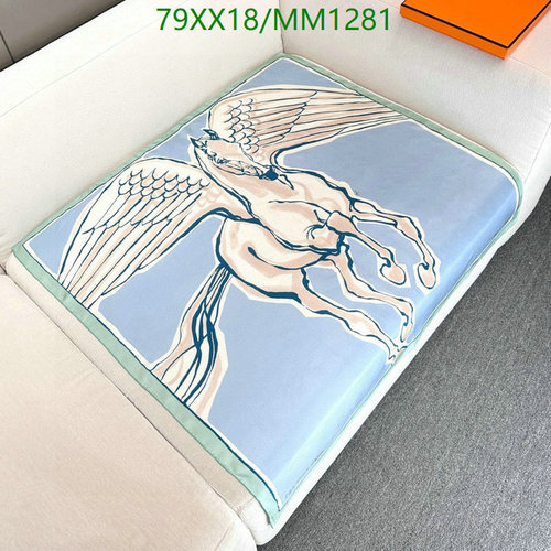 Hermès Silk Scarf with Pegasus Print - Luxurious 90x90CM Design