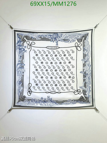 Hermès Silk Scarf 90CM: Luxurious & Versatile Fashion Accessory for All Seasons