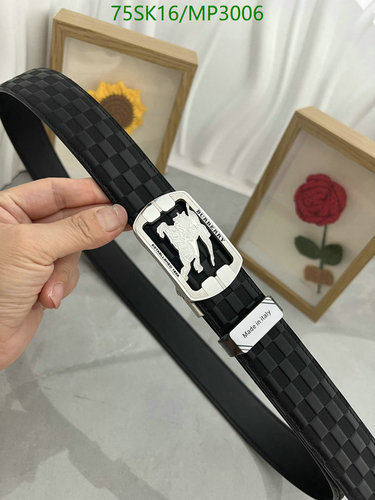 Burberry Men's Check Embossed Cowhide Leather Belt with Silver Buckle 48 Burberry Men's Check Embossed Cowhide Leather Belt with Silver Buckle