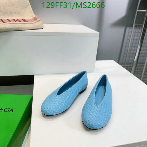 Bottega Veneta Women's Woven Sheepskin Leather Flats - Comfortable & Stylish